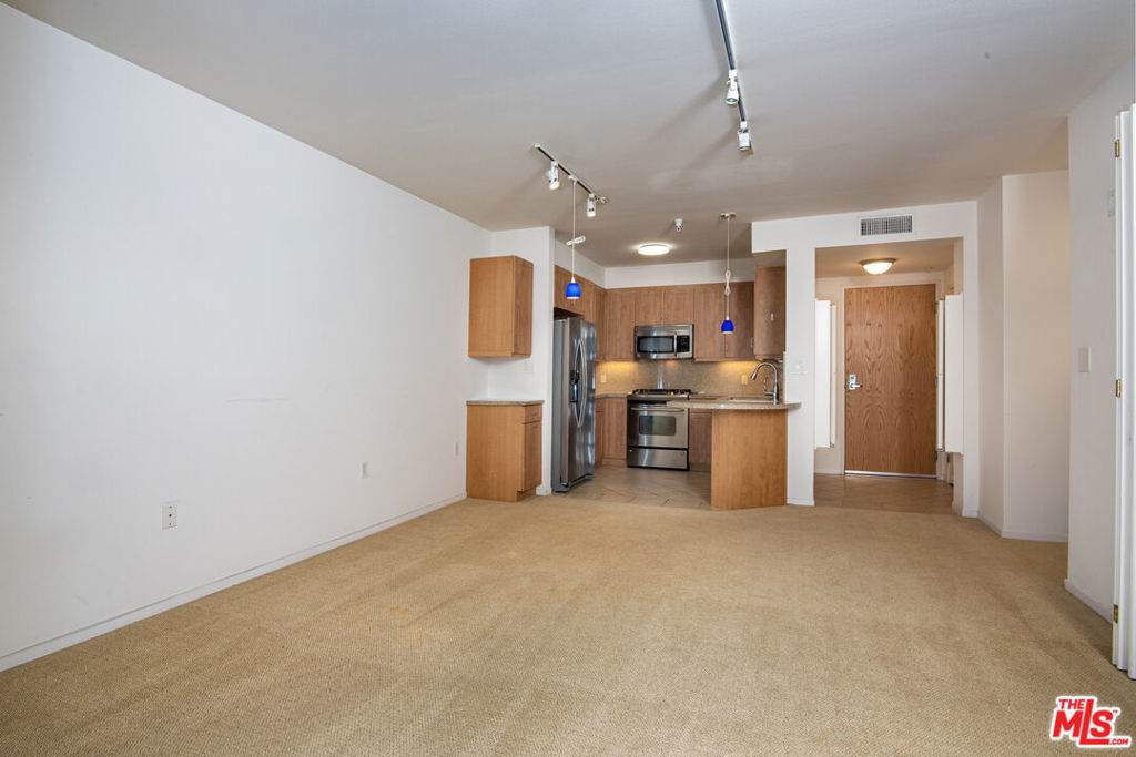 267 S San Pedro Street 307 Property Photo 10