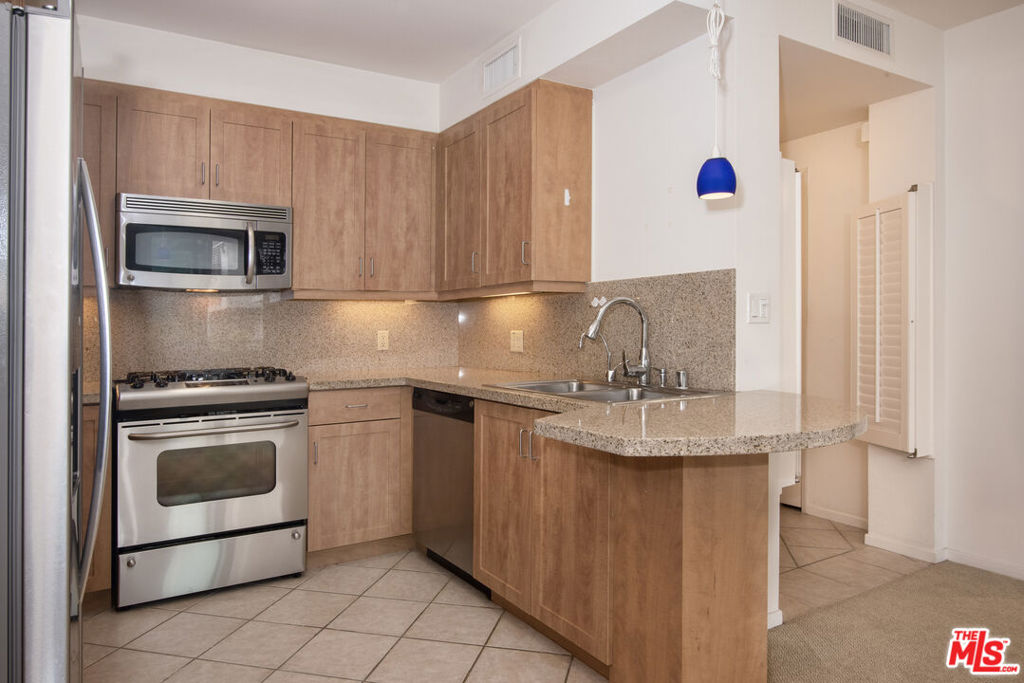 267 S San Pedro Street 307 Property Photo 11