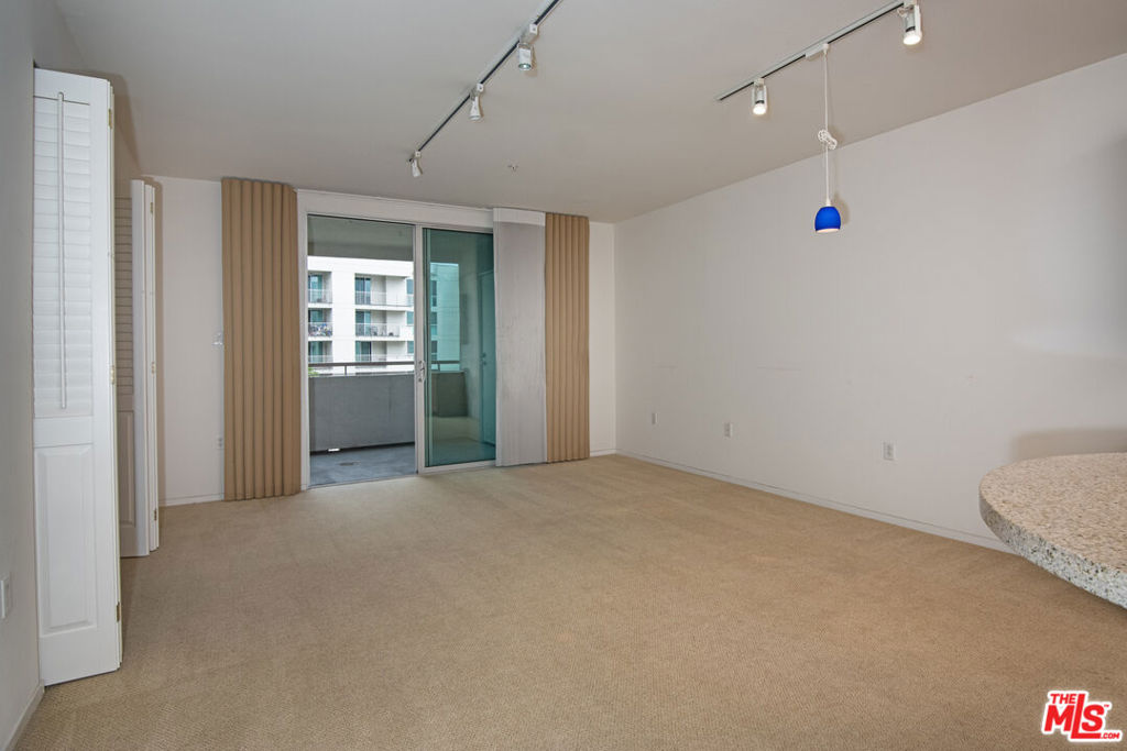 267 S San Pedro Street 307 Property Photo 15