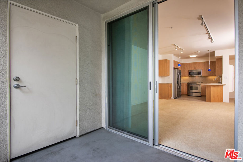 267 S San Pedro Street 307 Property Photo 18