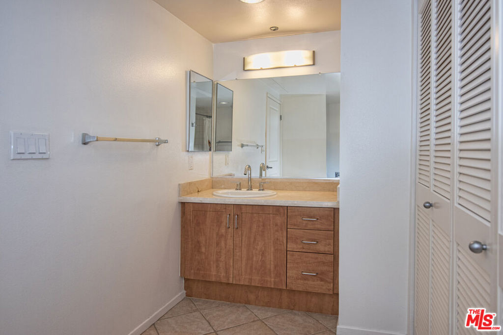 267 S San Pedro Street 307 Property Photo 23