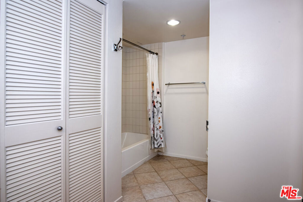 267 S San Pedro Street 307 Property Photo 26
