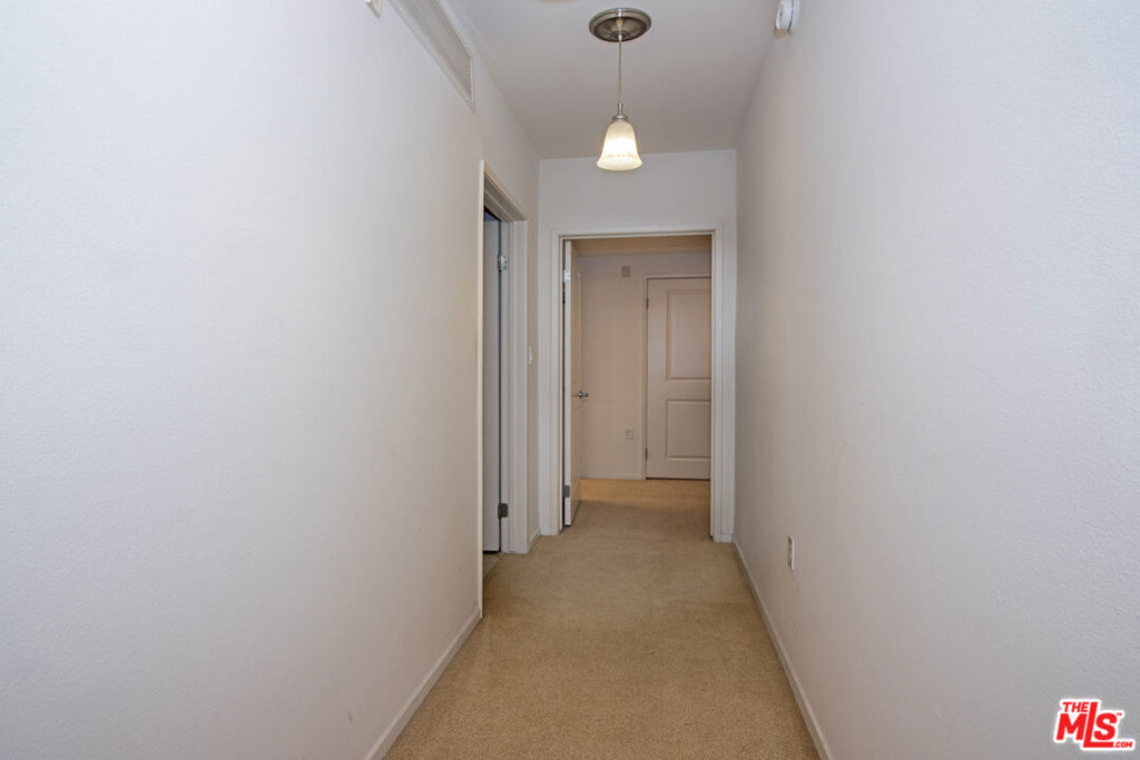 267 S San Pedro Street 307 Property Photo 28