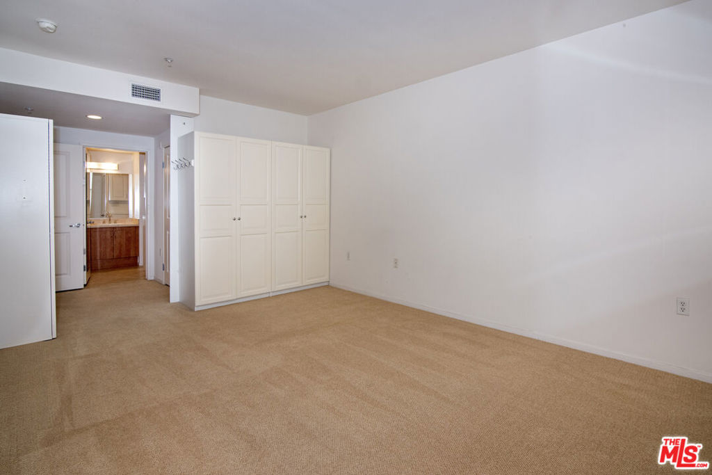 267 S San Pedro Street 307 Property Photo 32