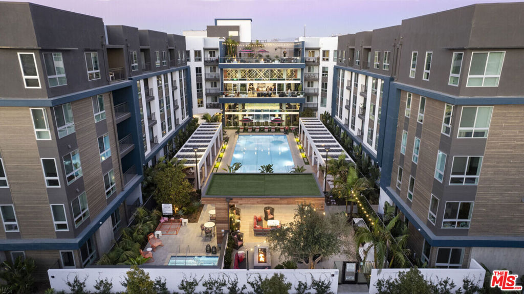 1100 Steely 1202 Property Photo 3