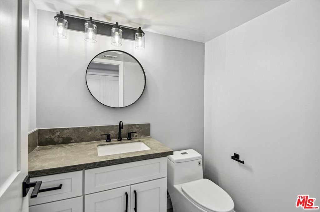 819 E La Palma Drive 5 Property Photo 8