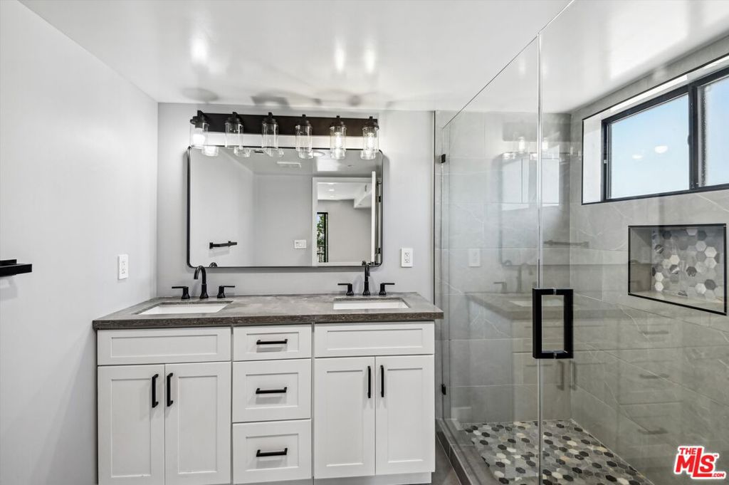 819 E La Palma Drive 5 Property Photo 14