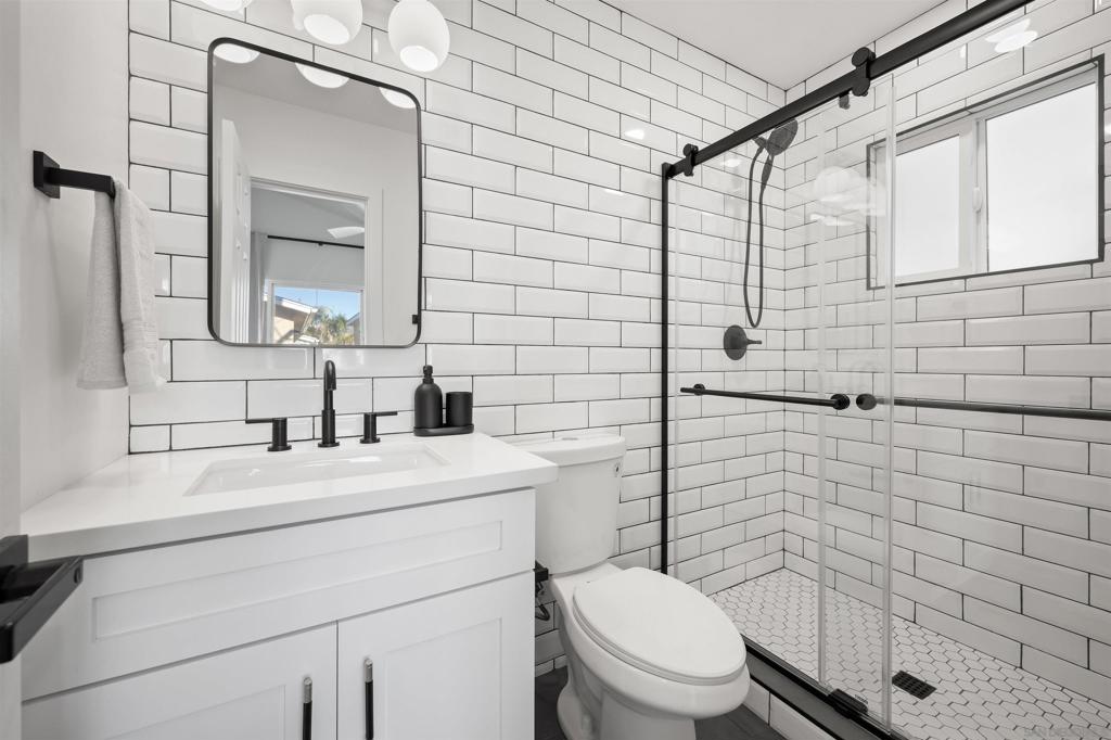 836 Island Ct Property Photo 9