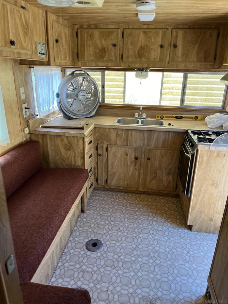 2782 Ribbonwood Road Property Photo 13