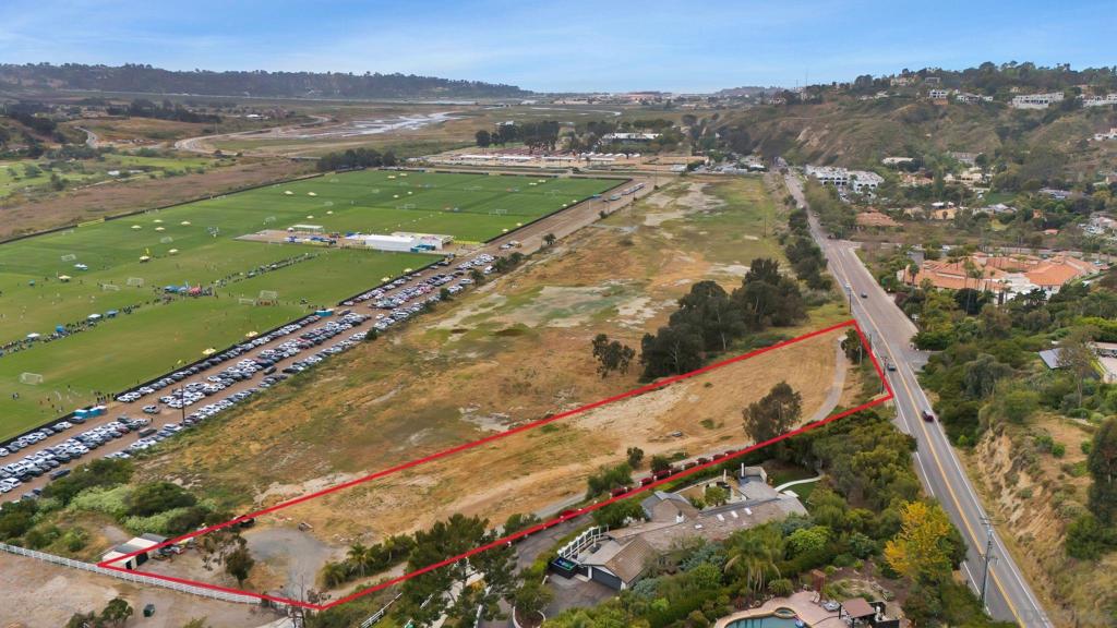 3985 Via De La Valle Property Photo 2