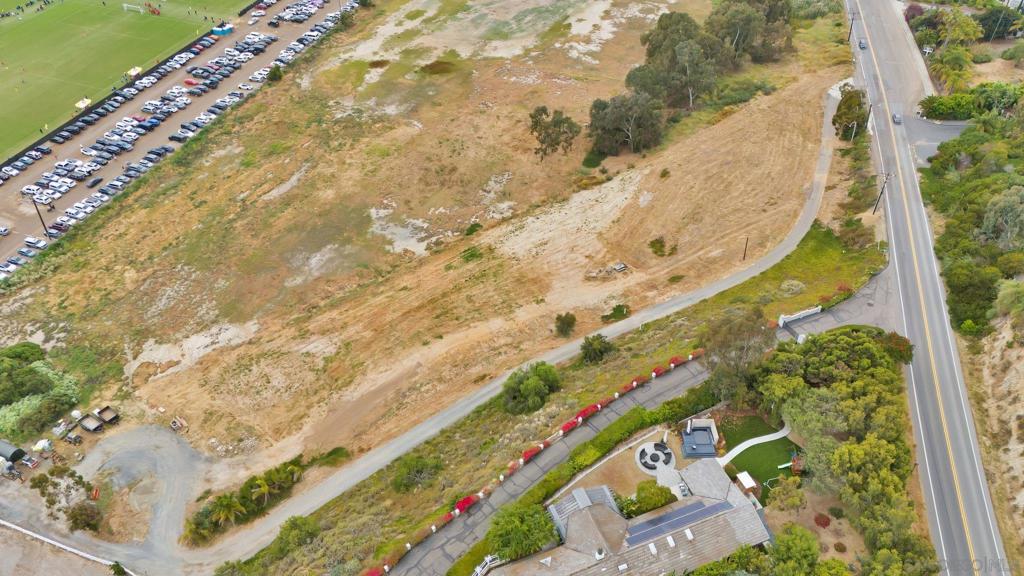 3985 Via De La Valle Property Photo 3