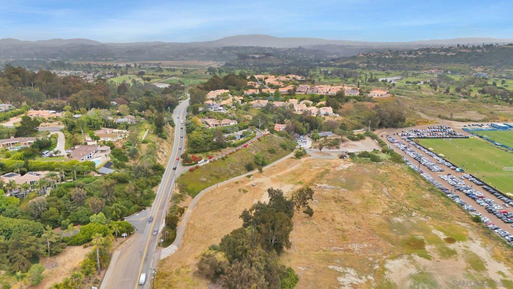 3985 Via De La Valle Property Photo 5