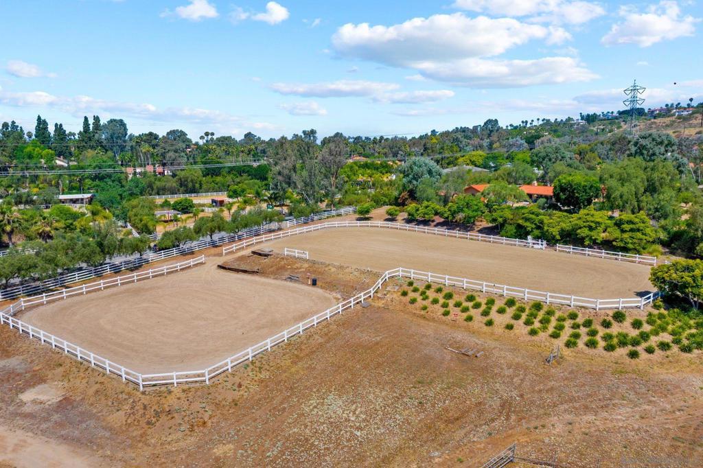 17397 La Brisa Property Photo 3