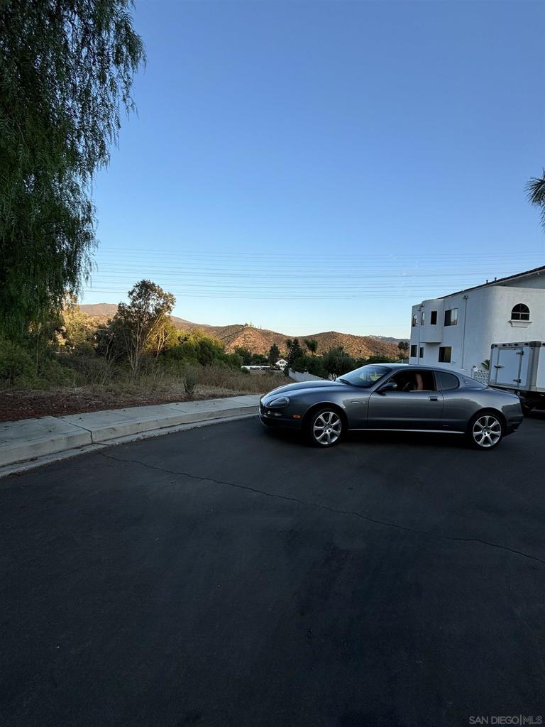 1819 Lola Lane Property Photo 5
