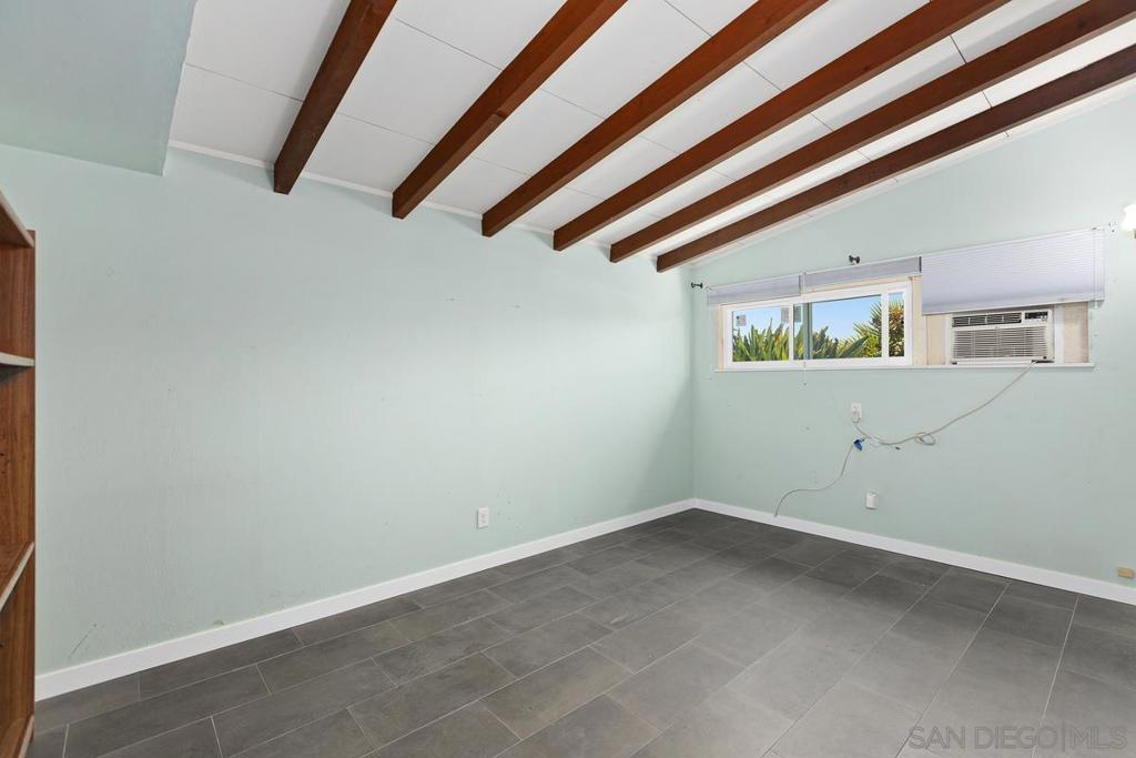 6130 Howell Dr Property Photo 16