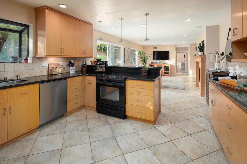 13940 Northcrest Ln Property Photo 10