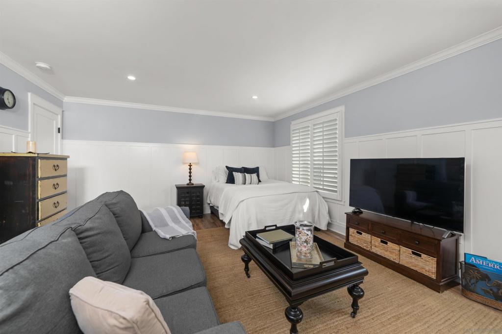 868 J Property Photo 21