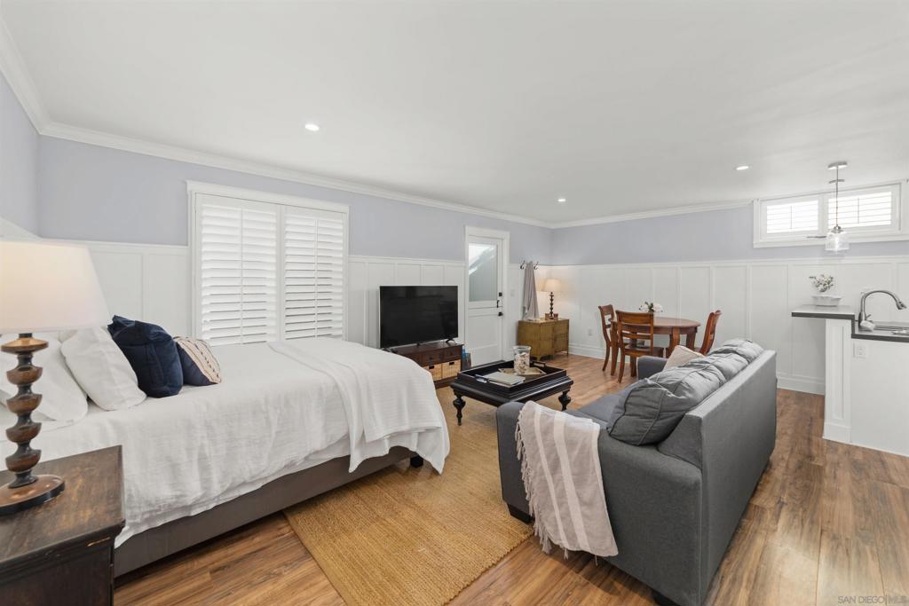 868 J Property Photo 24