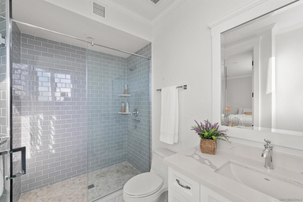 868 J Property Photo 44
