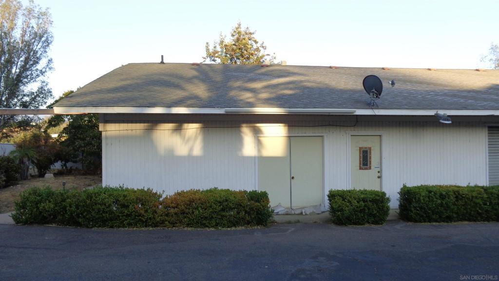 28560 Lilac Rd Property Photo 4