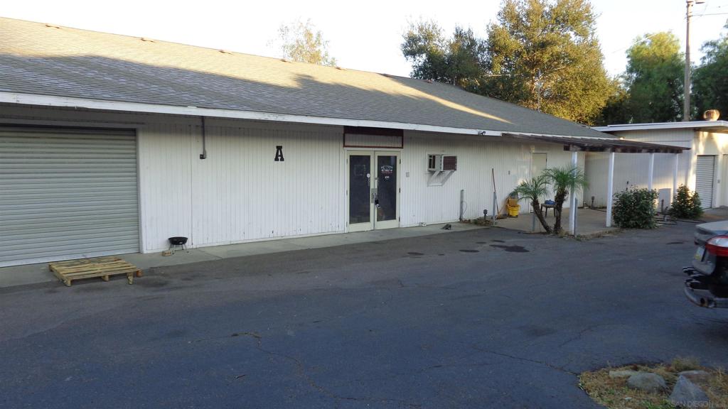 28560 Lilac Rd Property Photo 5