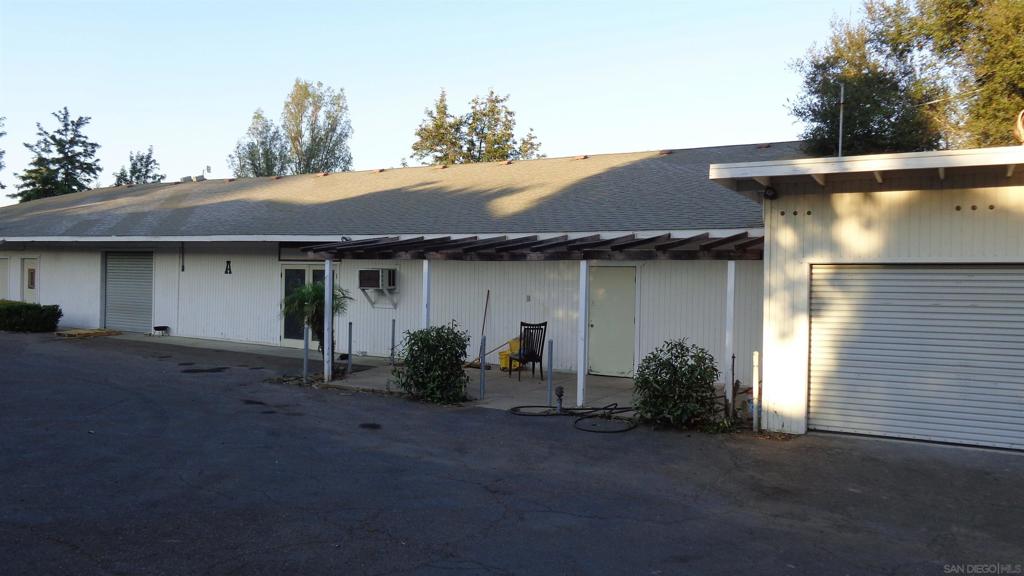 28560 Lilac Rd Property Photo 6