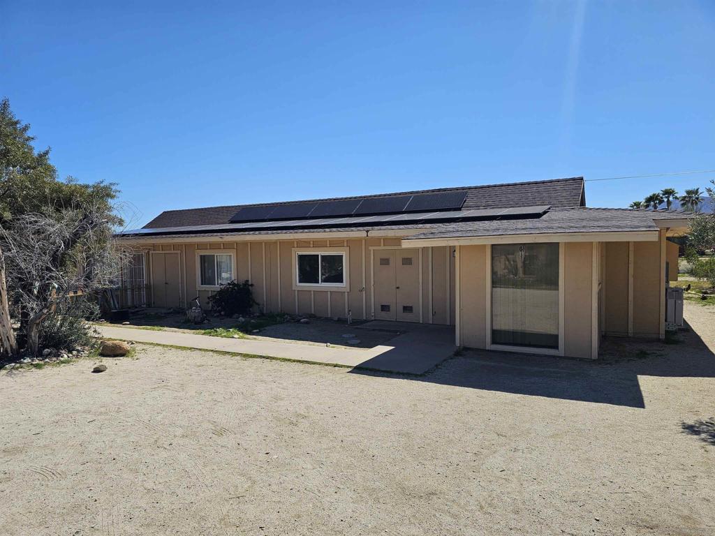 2768 Country Club Rd Property Photo 1