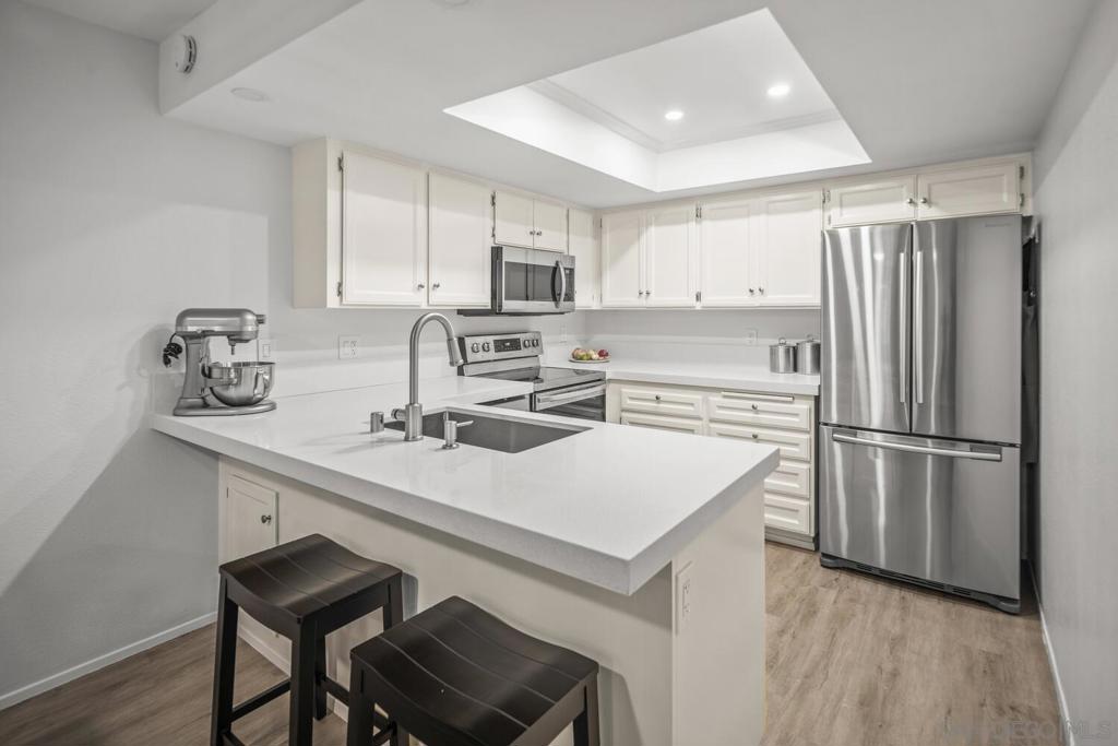 3930 Centre St 103 Property Photo 8