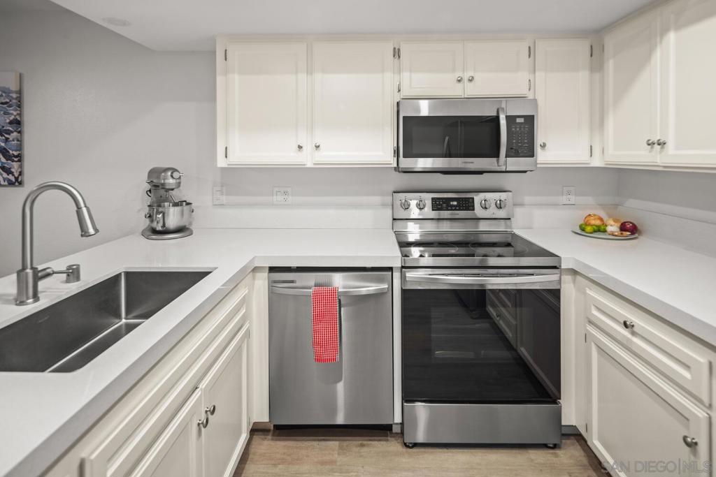 3930 Centre St 103 Property Photo 9