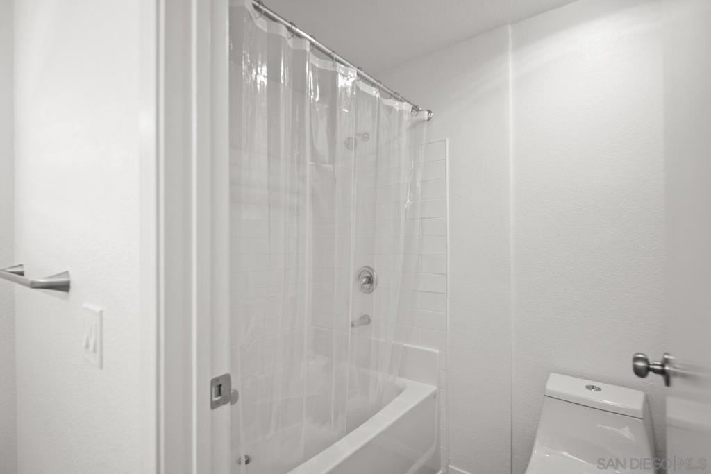 3930 Centre St 103 Property Photo 18