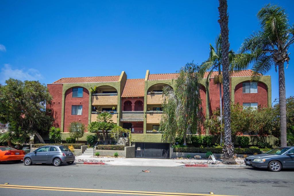 3930 Centre St 103 Property Photo 28