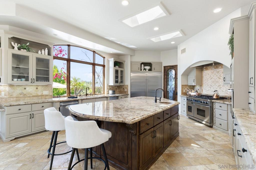 6089 Avenida Alteras Property Photo 6