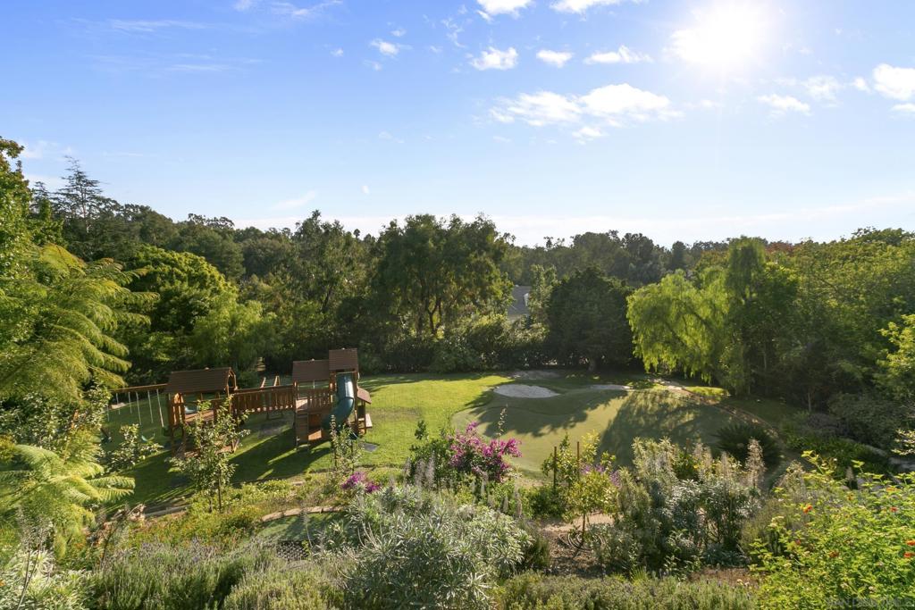 6089 Avenida Alteras Property Photo 11