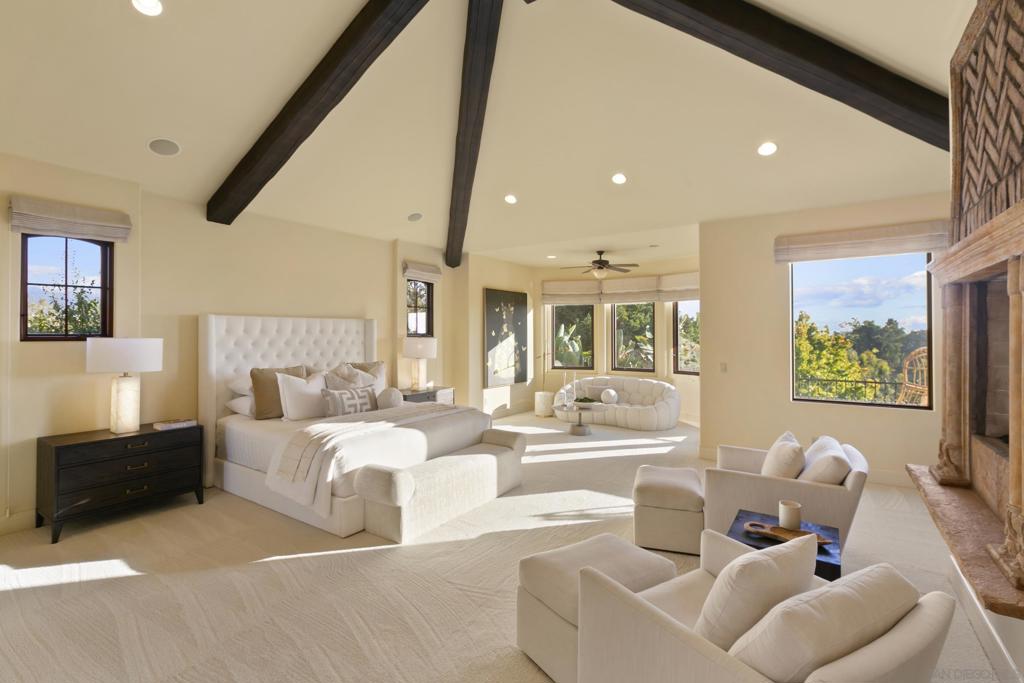 6089 Avenida Alteras Property Photo 12