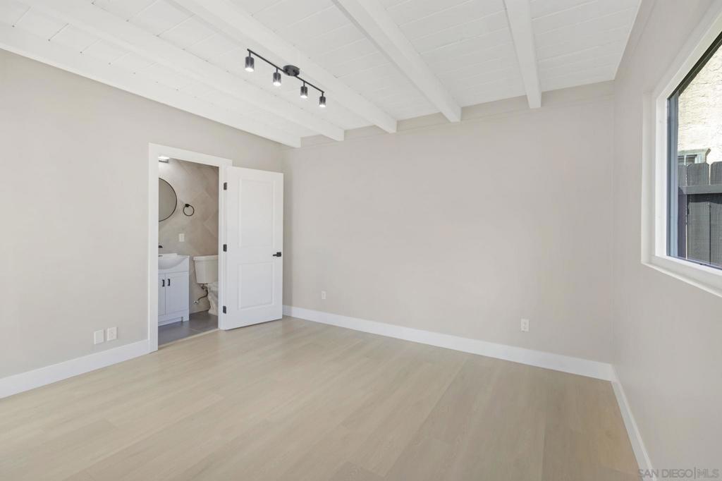 4041 4045 38th Street Property Photo 12