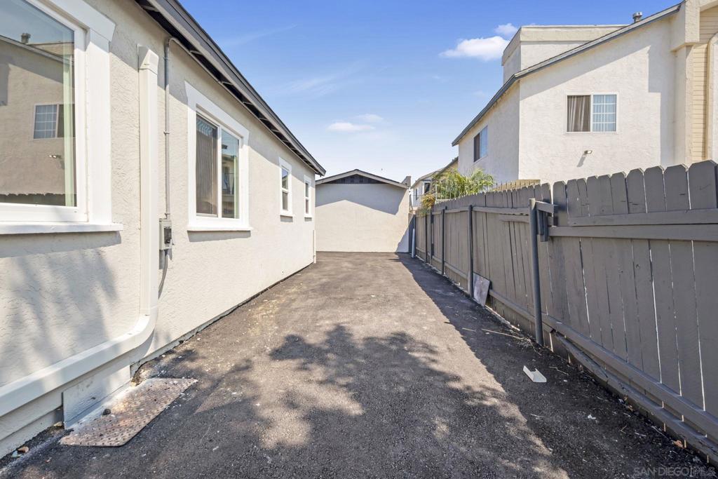 4041 4045 38th Street Property Photo 23