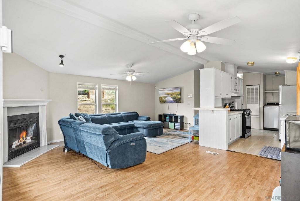 9006 Winter Gardens Blvd Property Photo