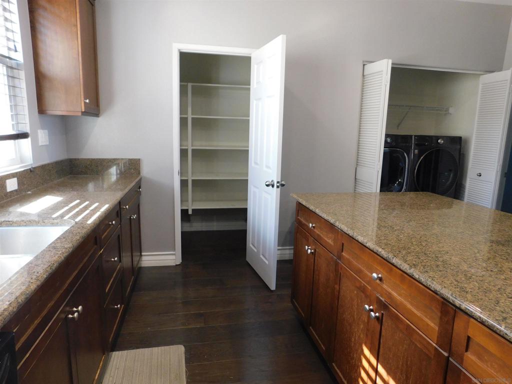 1707 Montilla Strret Property Photo 15