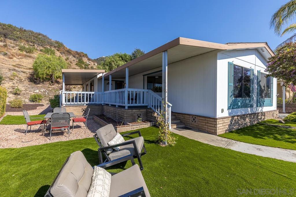 8975 Lawrence Welk Dr Spc 305 Property Photo 3