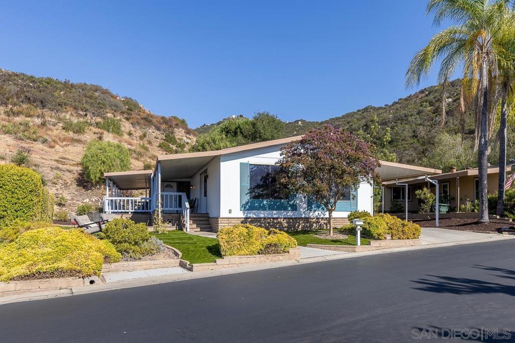 8975 Lawrence Welk Dr Spc 305 Property Photo 9