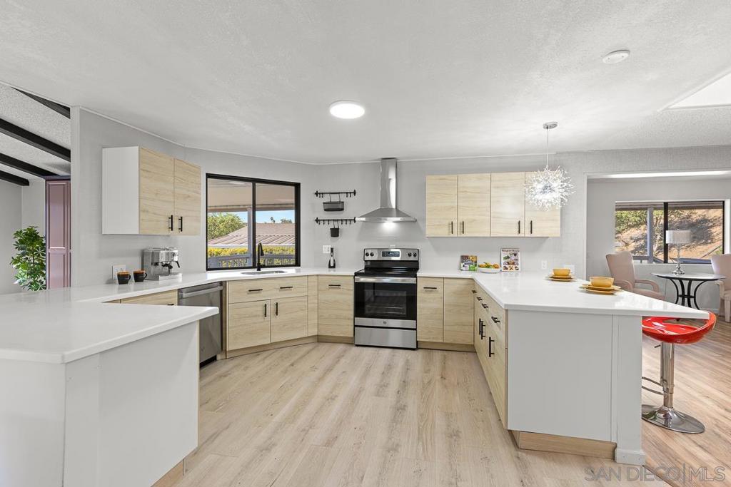 8975 Lawrence Welk Dr Spc 305 Property Photo 14