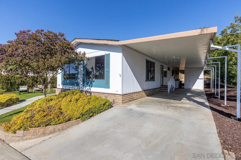 8975 Lawrence Welk Dr Spc 305 Property Photo 26