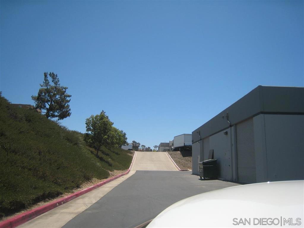 8615 Commerce Ave Property Photo 2