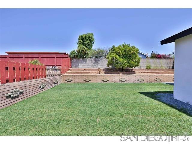 7454 Batista St Property Photo 4