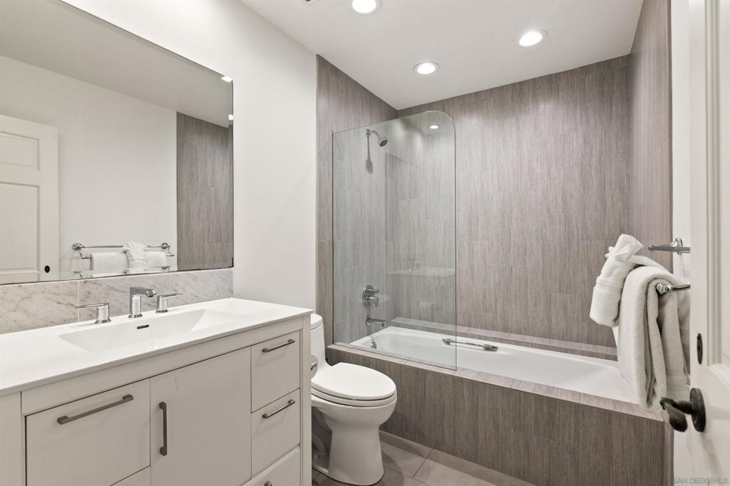 253 Gravilla Street Property Photo 20