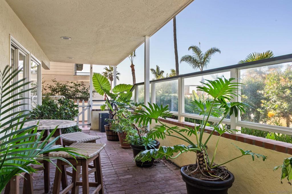 253 Gravilla Street Property Photo 28
