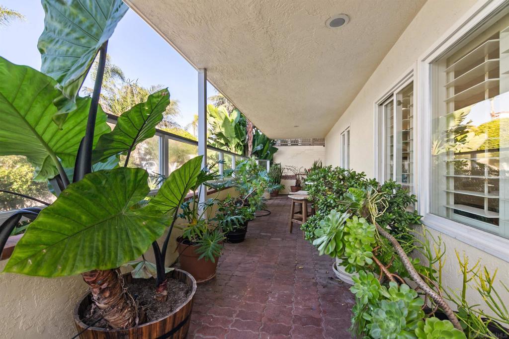 253 Gravilla Street Property Photo 32