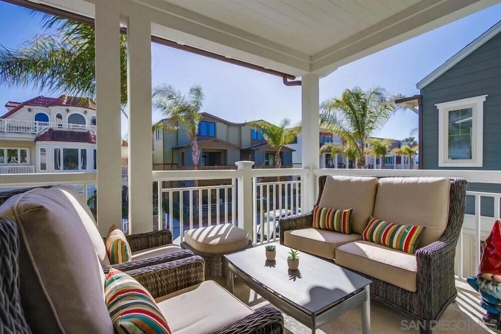 834 Santa Barbara Pl Property Photo 6