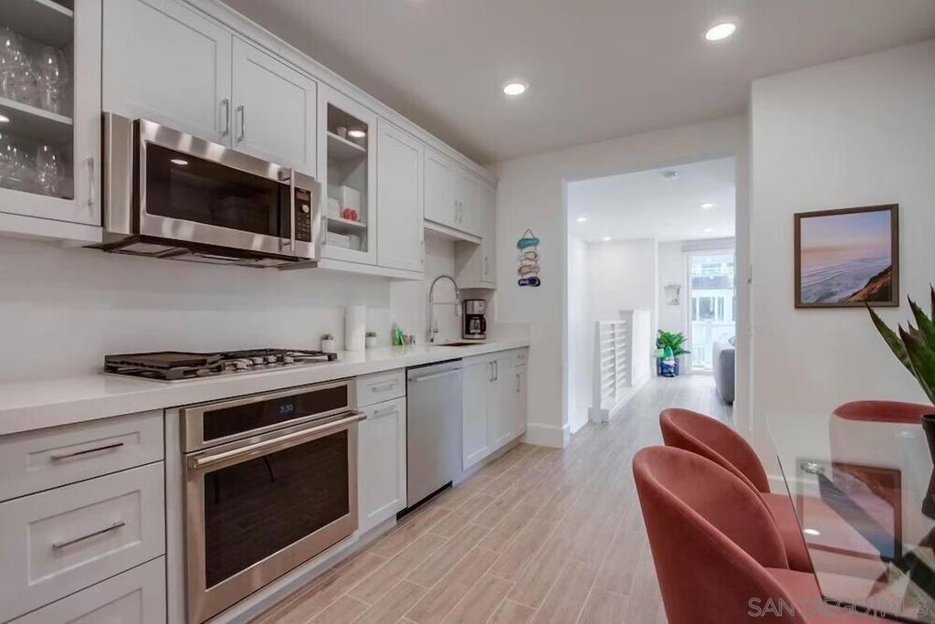 834 Santa Barbara Pl Property Photo 14