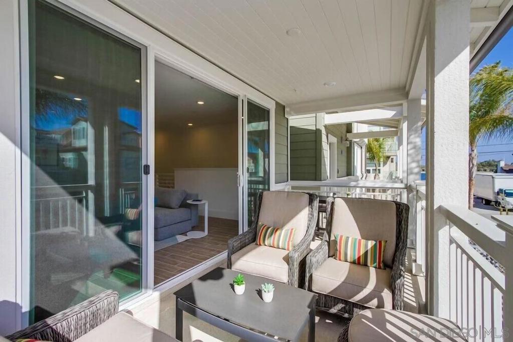 834 Santa Barbara Pl Property Photo 17